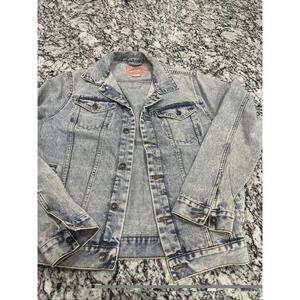 Trademark Brooklyn Light Wash Blue Denim Jacket Size Medium Grunge Look‎